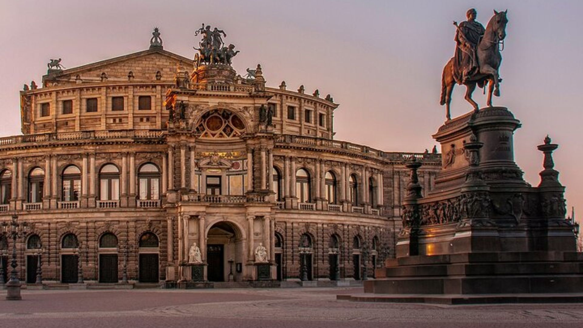 Visit Dresden's Historic Architecture