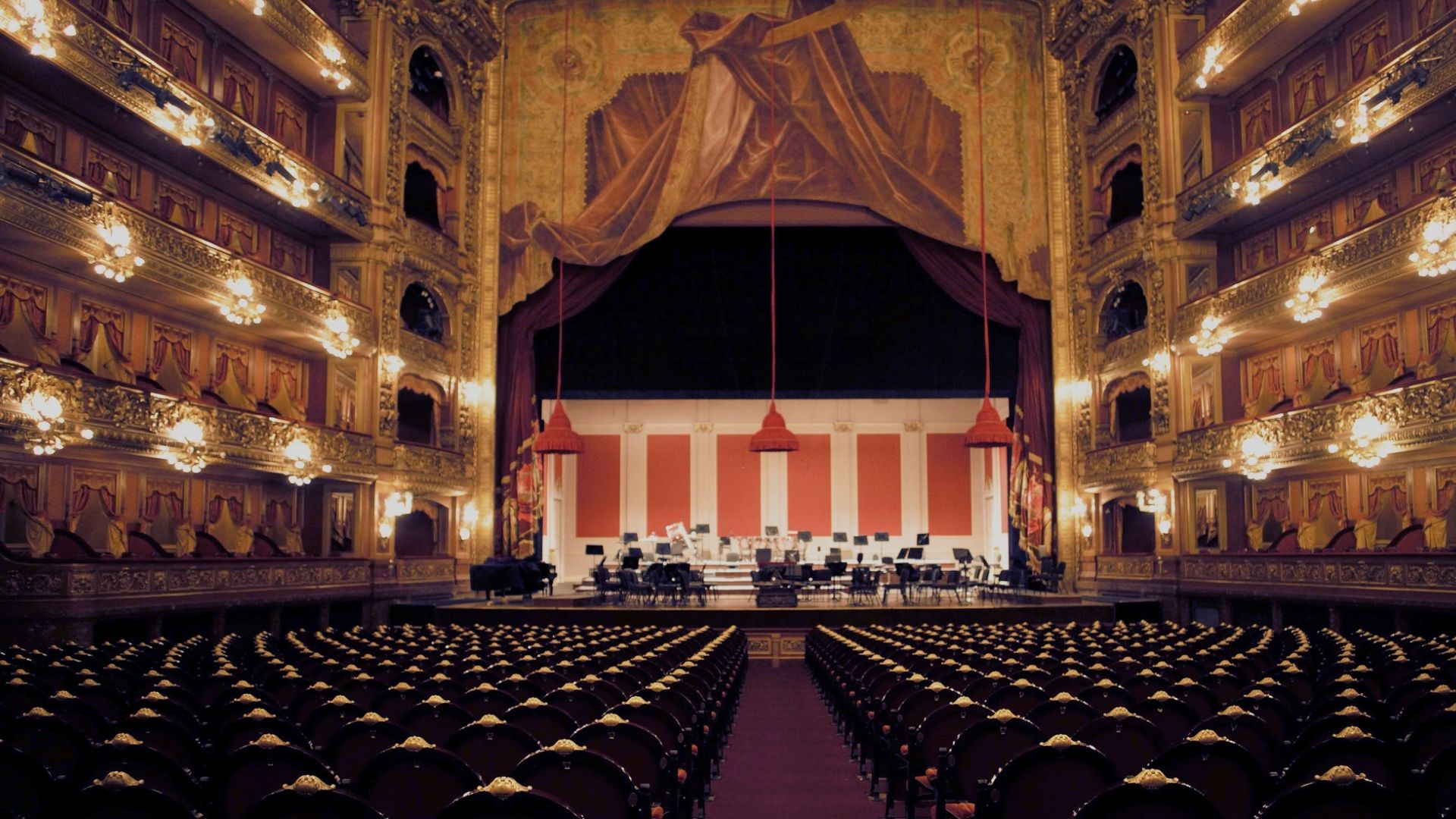 Tour Teatro Colón or Attend