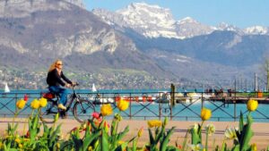 Walk or Bike the Lake Annecy