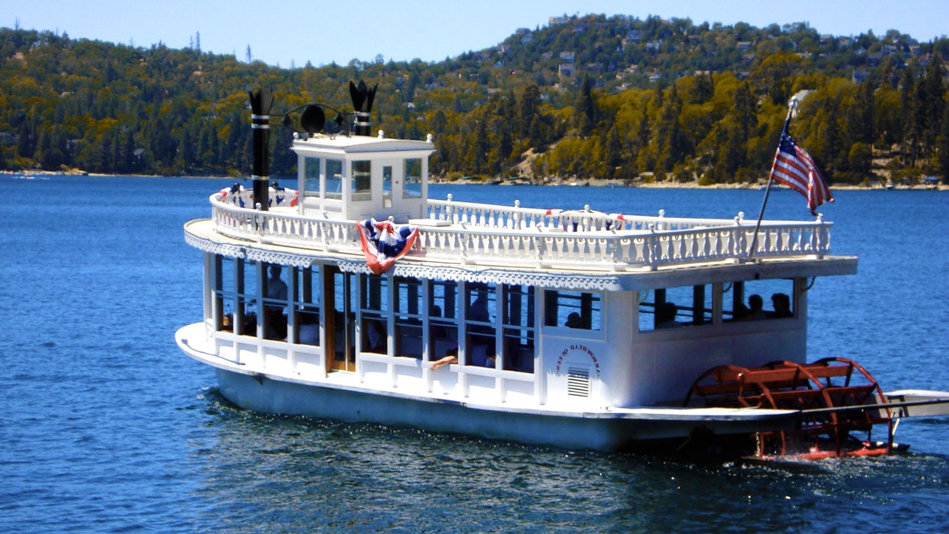 Take the Arrowhead Queen Boat Tour