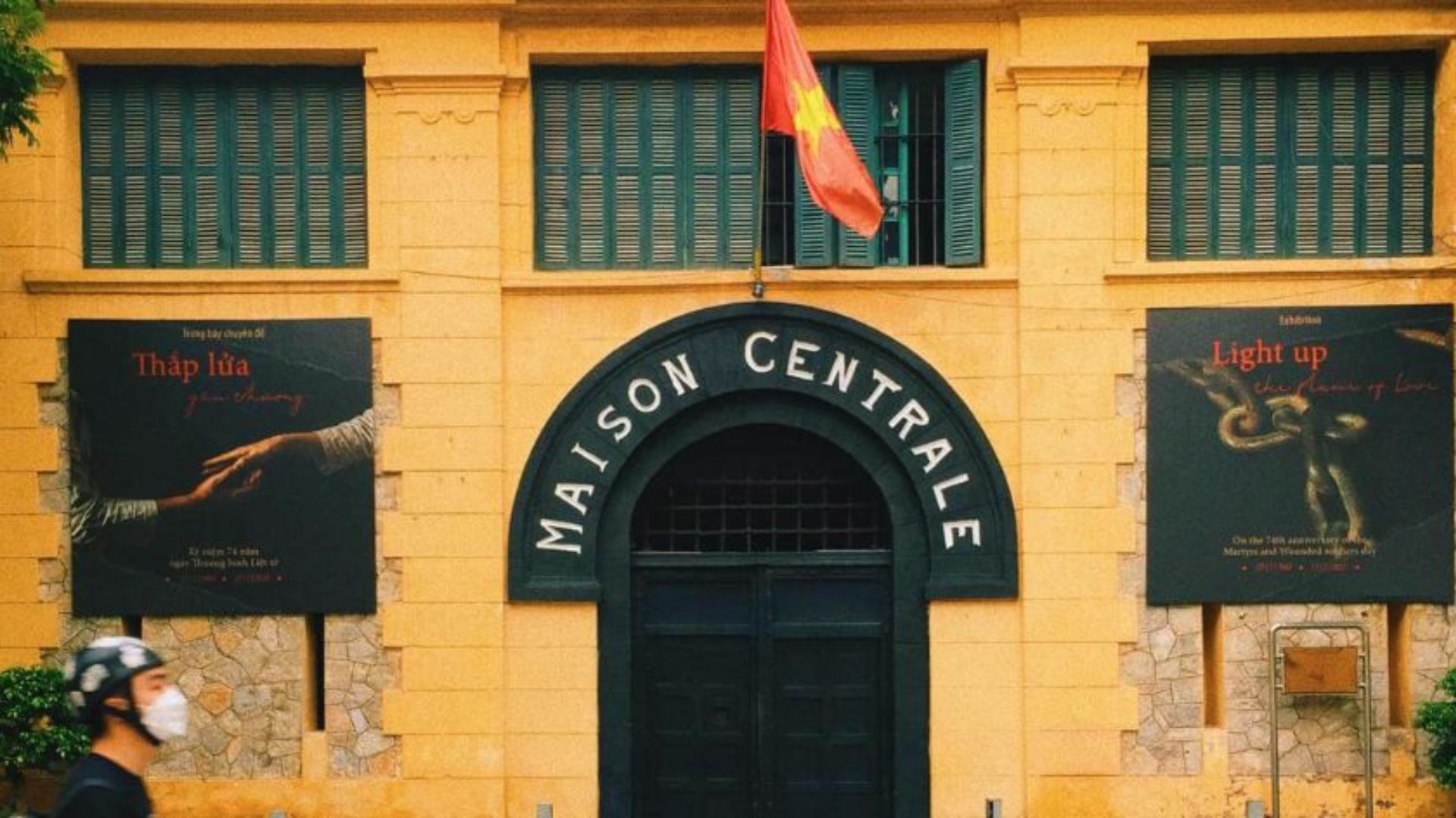 Visit Hoa Lo Prison Museum