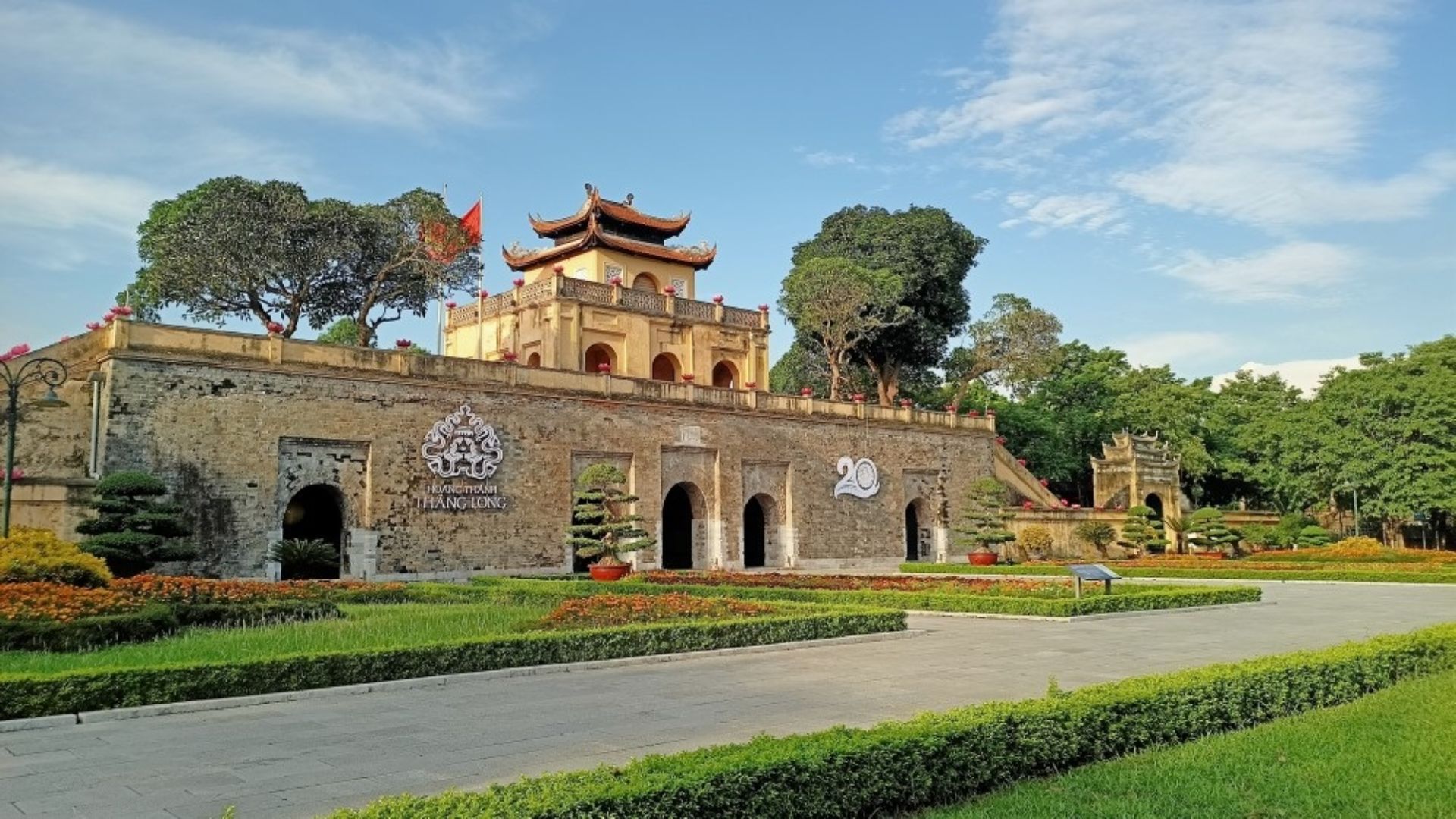 Visit the Imperial Citadel of Thang Long