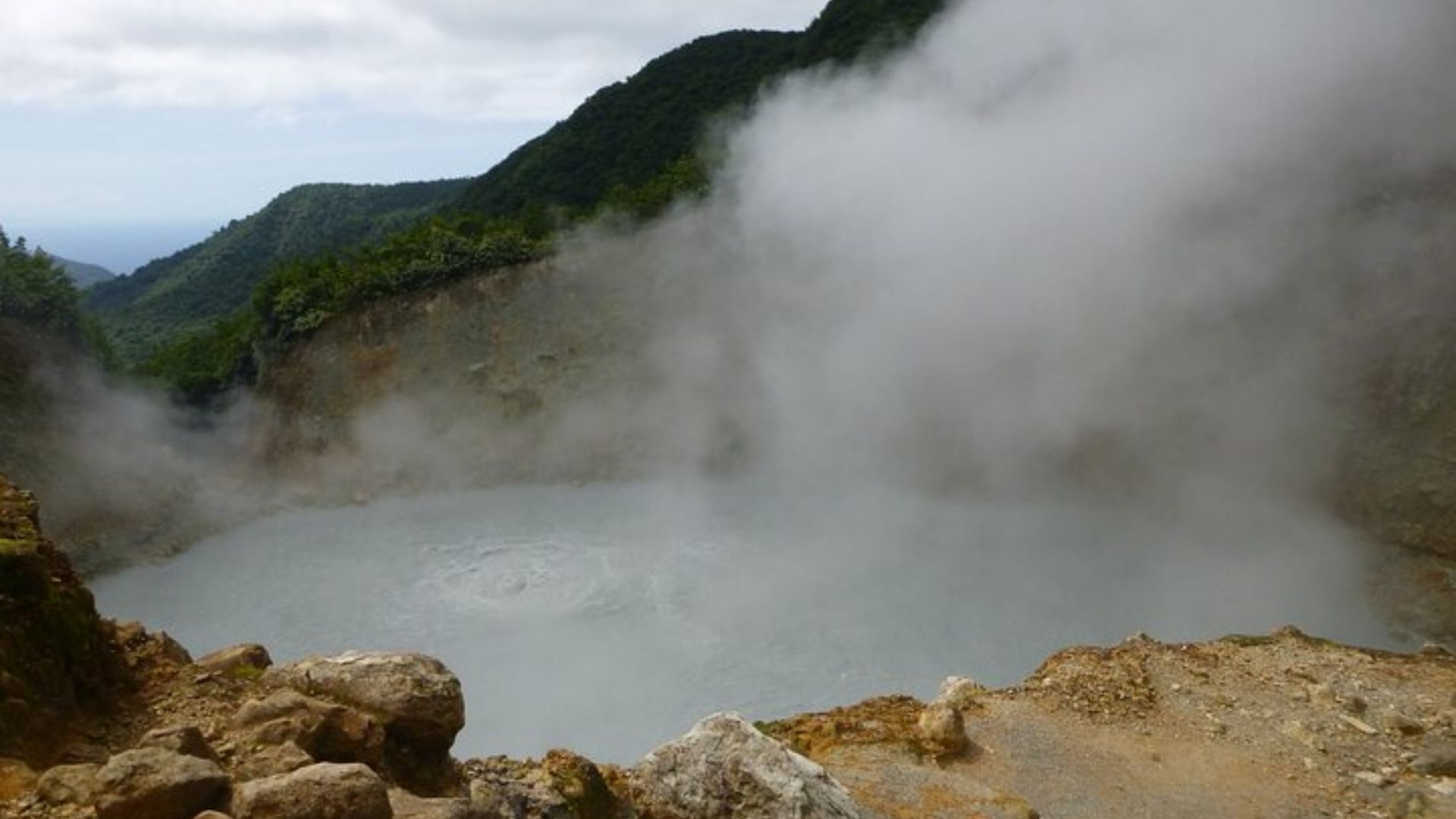Hike to Boiling Lake