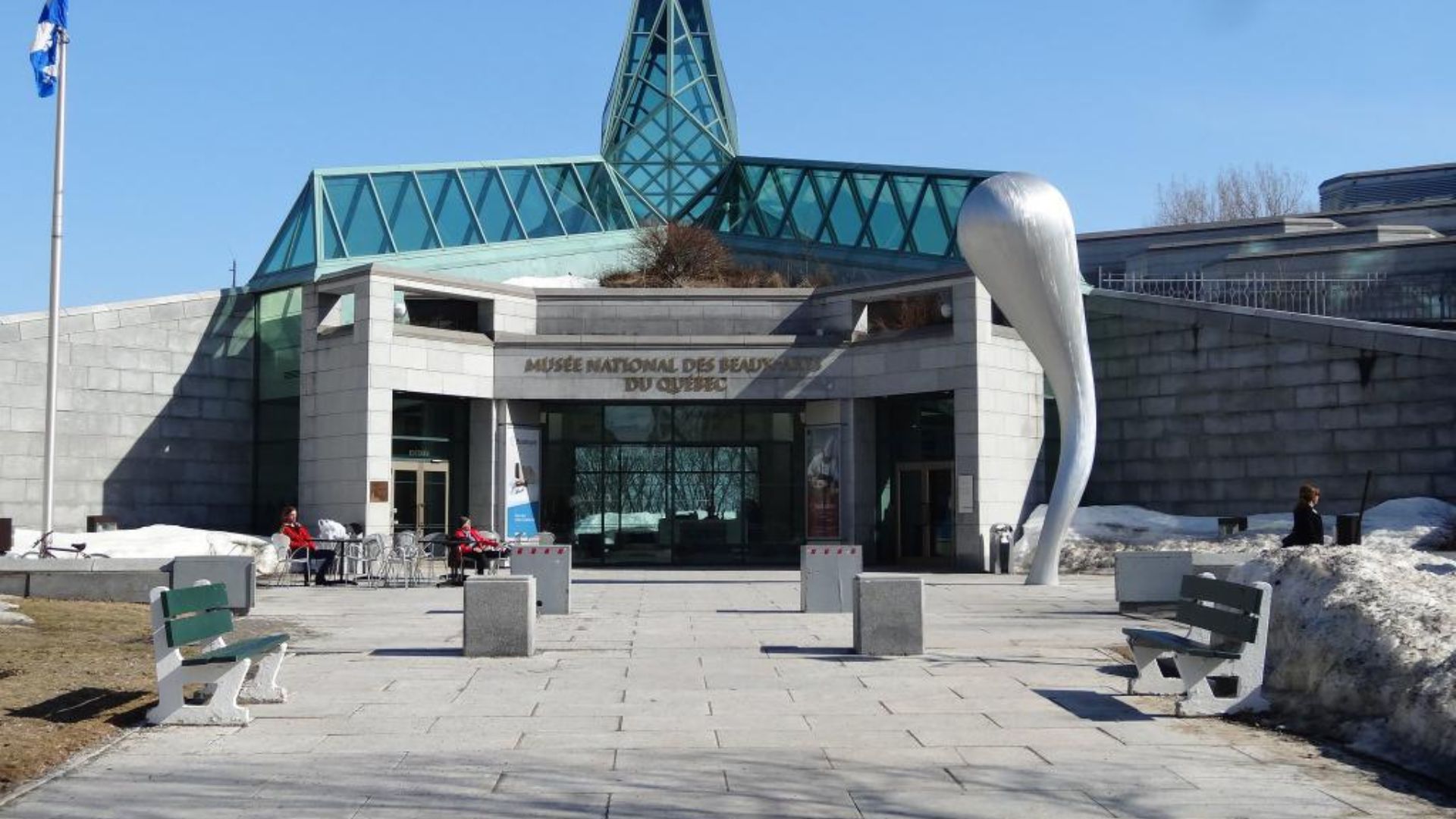 The National Museum of History's front entrance in Ottawa, showcasing contemporary design and inviting entryway.