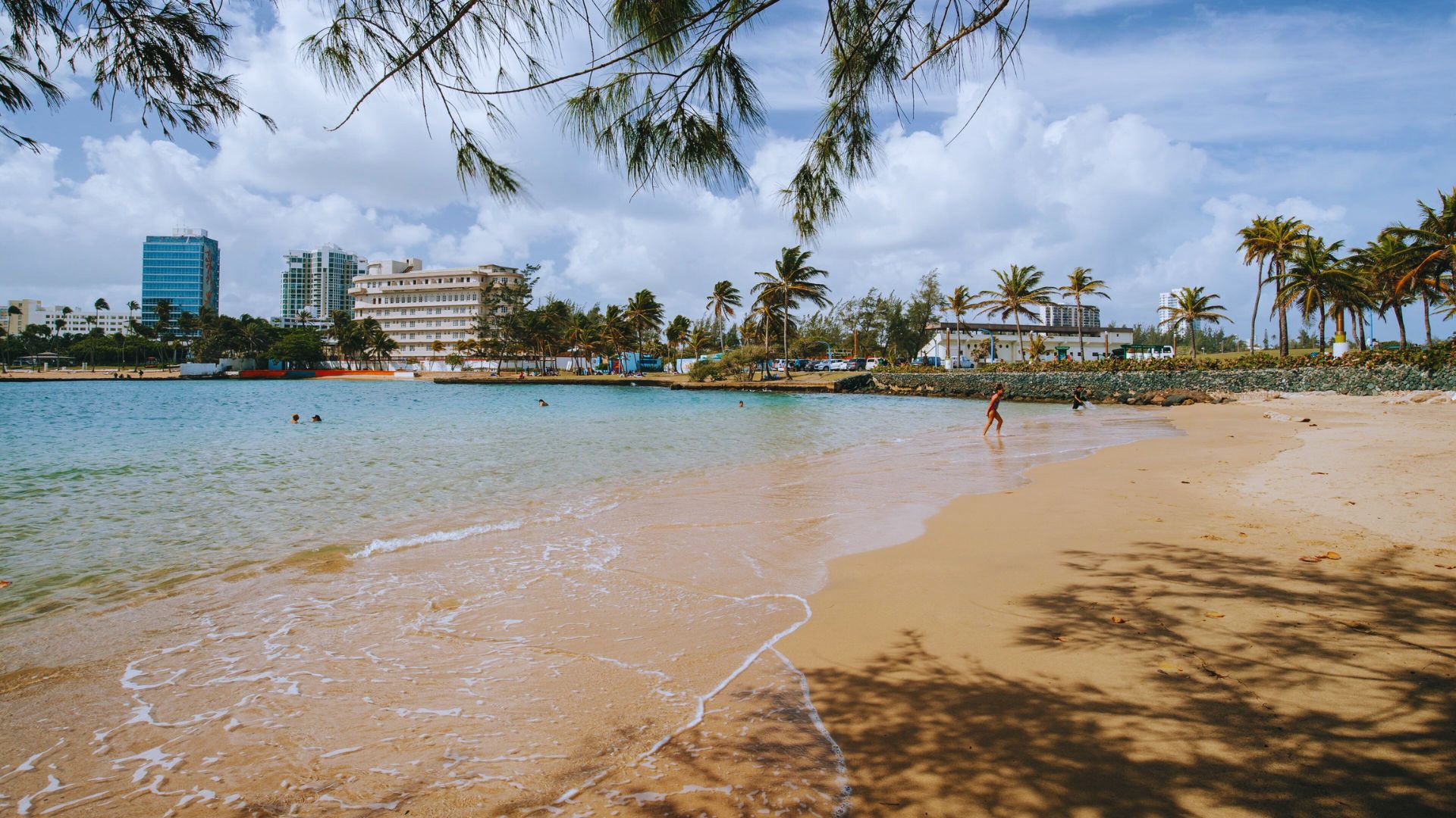El Escambrón Beach