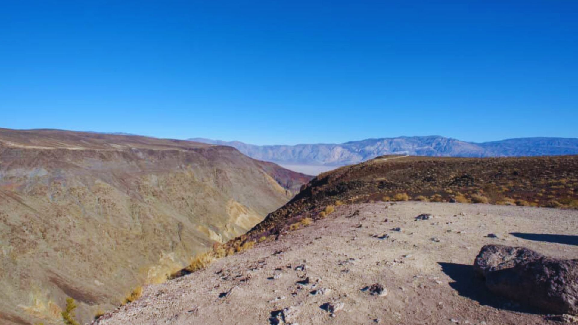 16. Enjoy Sunset at Father Crowley Vista Point