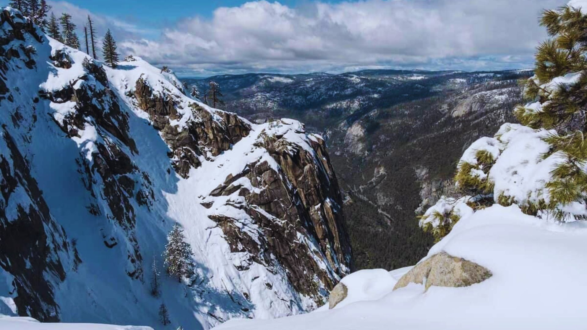 Best Time to Hike Dewey Point Yosemite
