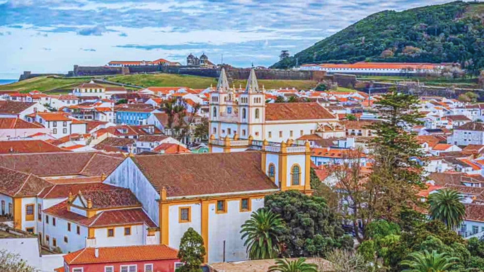 Tour Angra do Heroismo