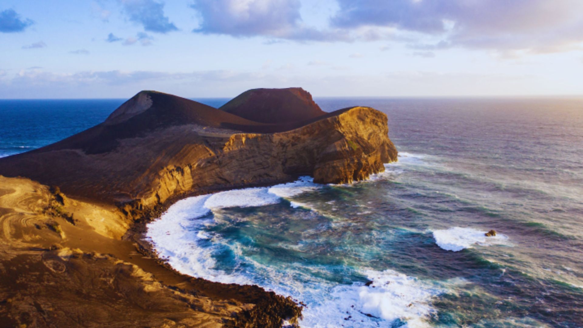 Trek Capelinhos Volcano