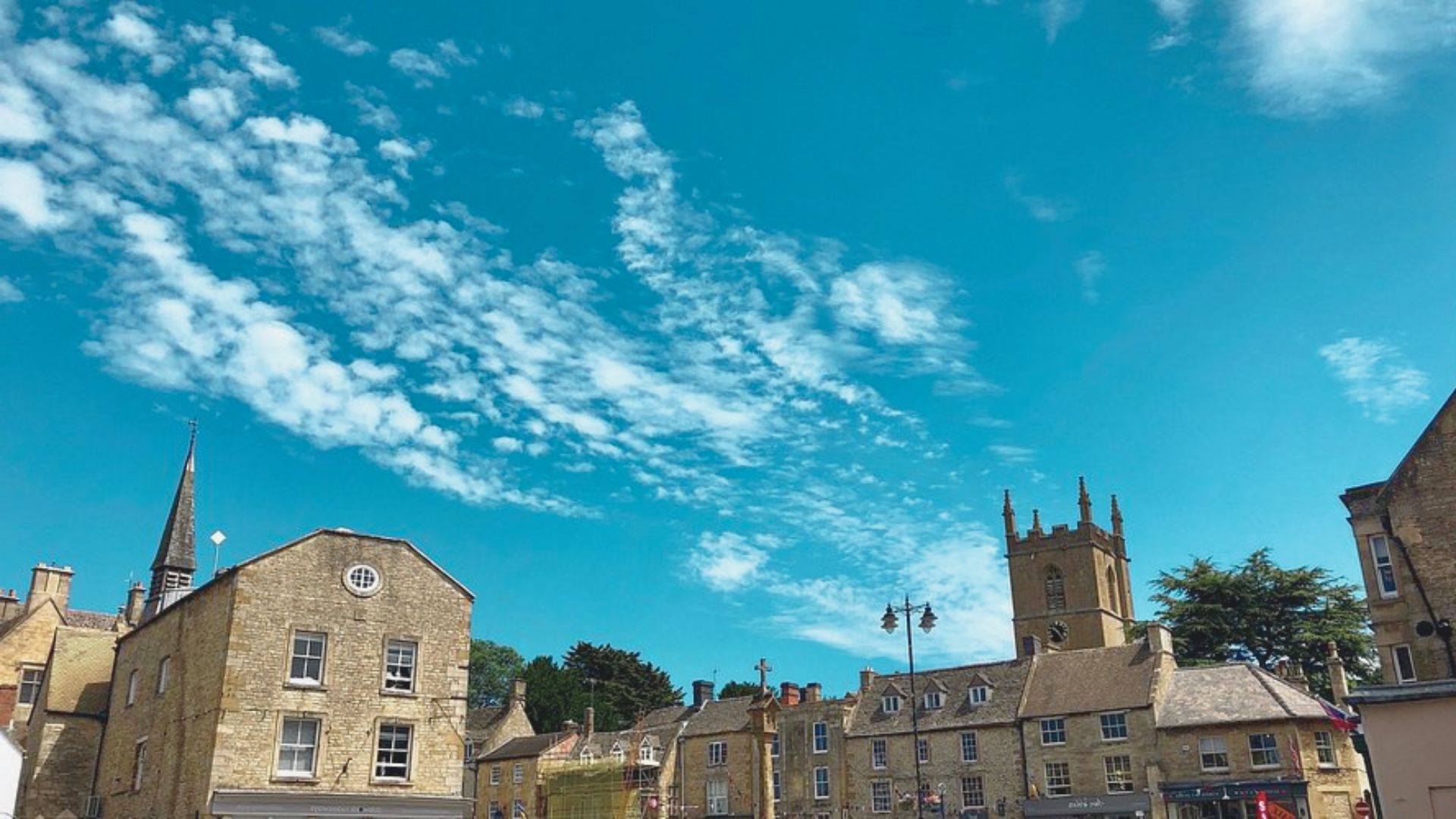 Wander Stow-on-the-Wold Market Square