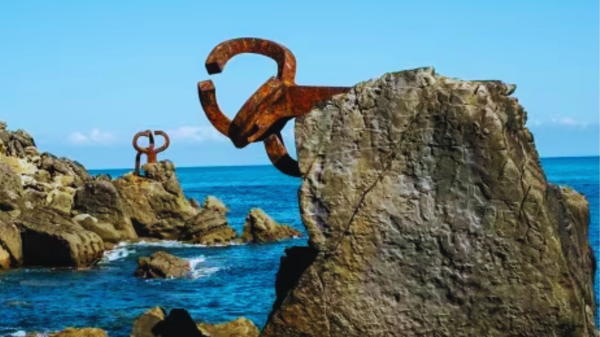 See the Peine del Viento (Comb of the Wind) Sc