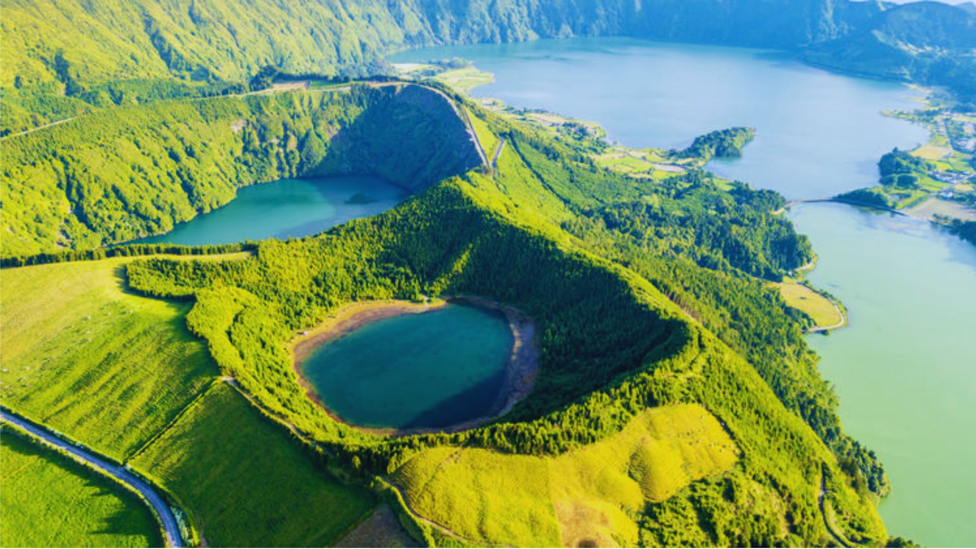 Hike to Sete Cidades and Twin Lakes