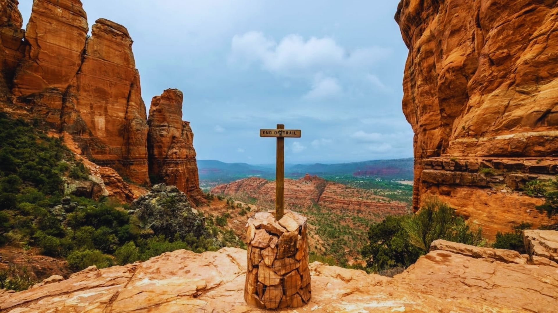 Panoramic landscape of Zion National Park, highlighting the majestic cliffs and vibrant colors of Utah's wilderness.