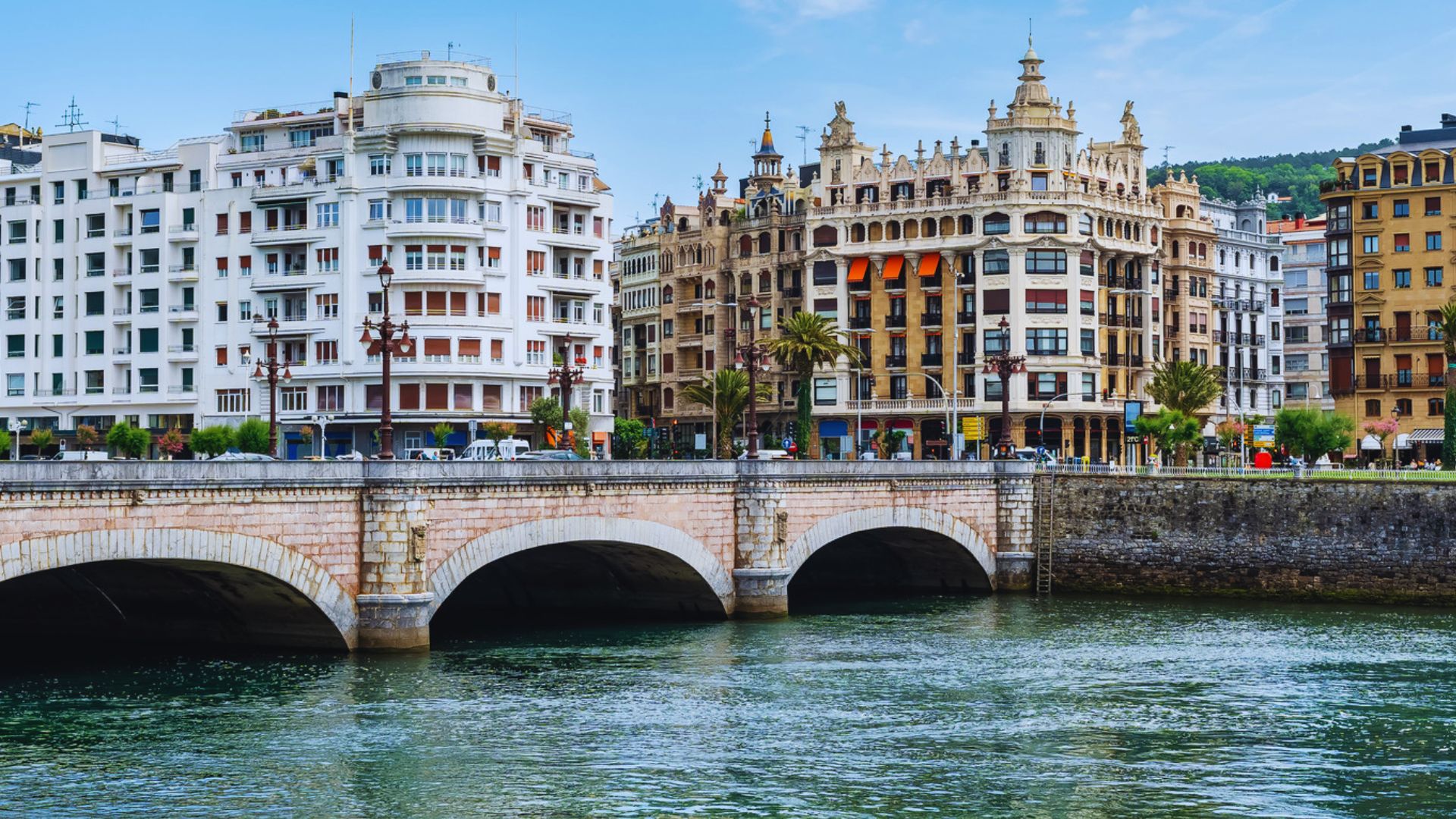 Visit the Modern, Creative Gros District