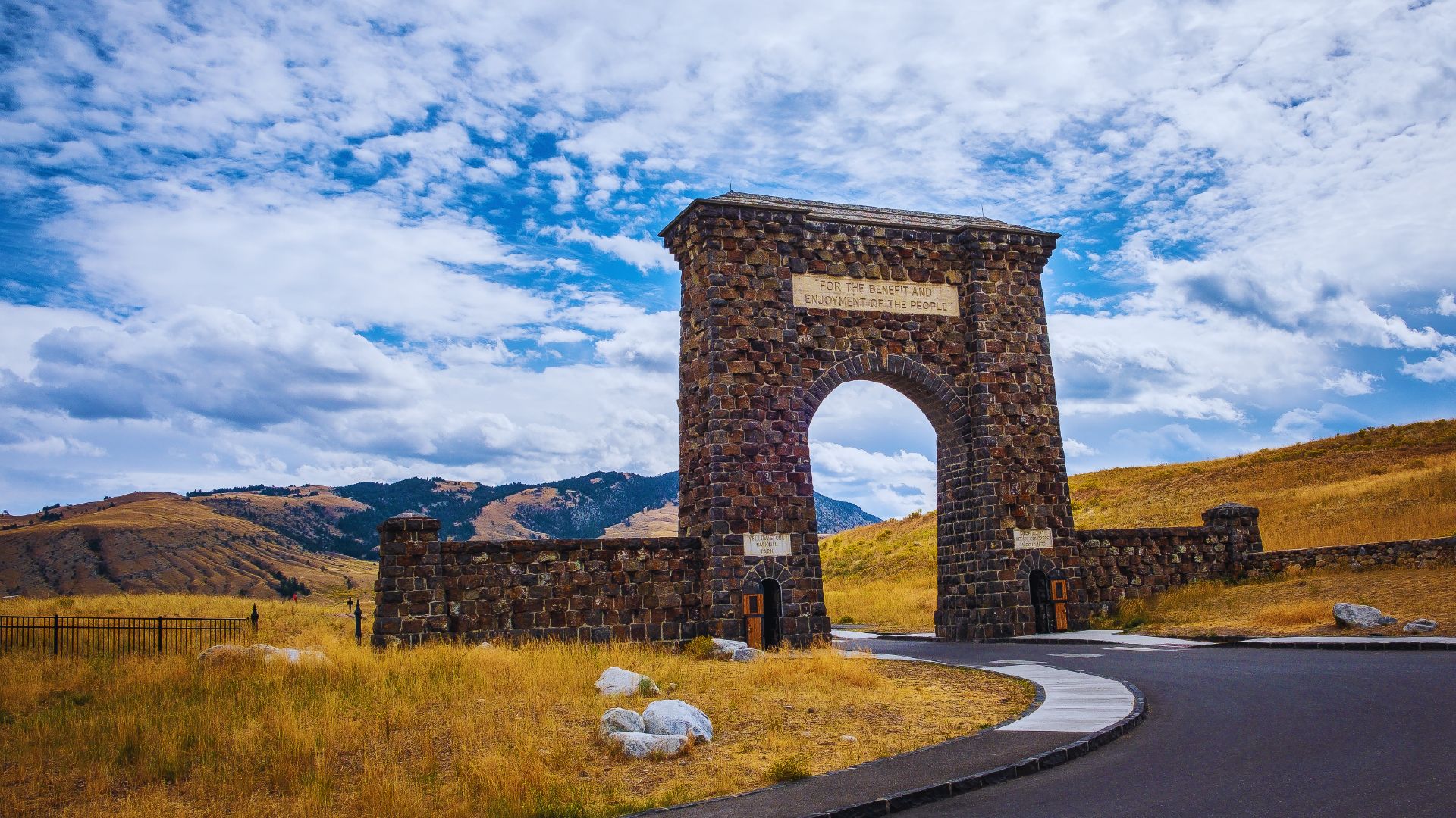 North Entrance (Gardiner, MT)