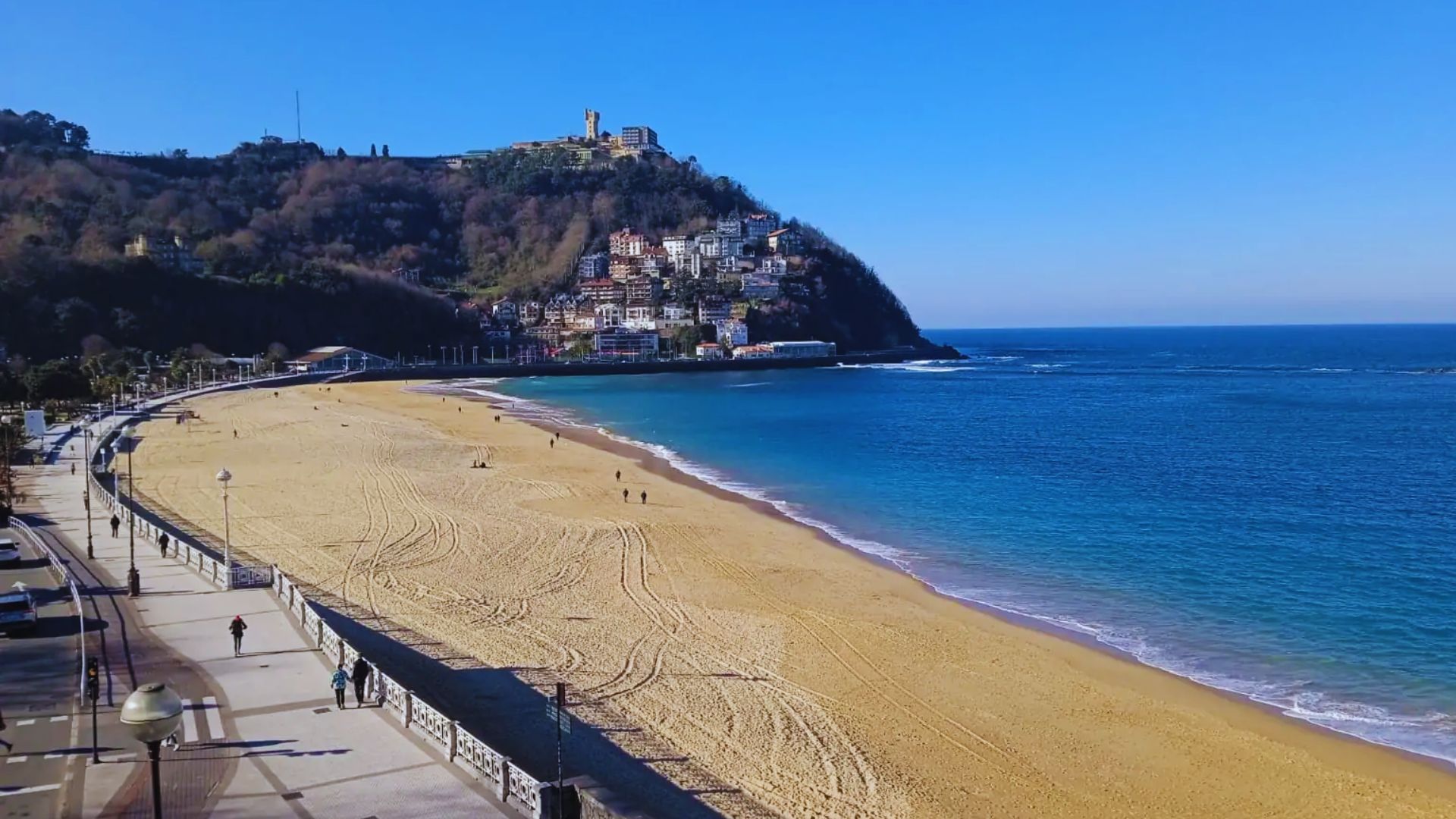 Stroll or Cycle Along Ondarreta Beach and the Promenade