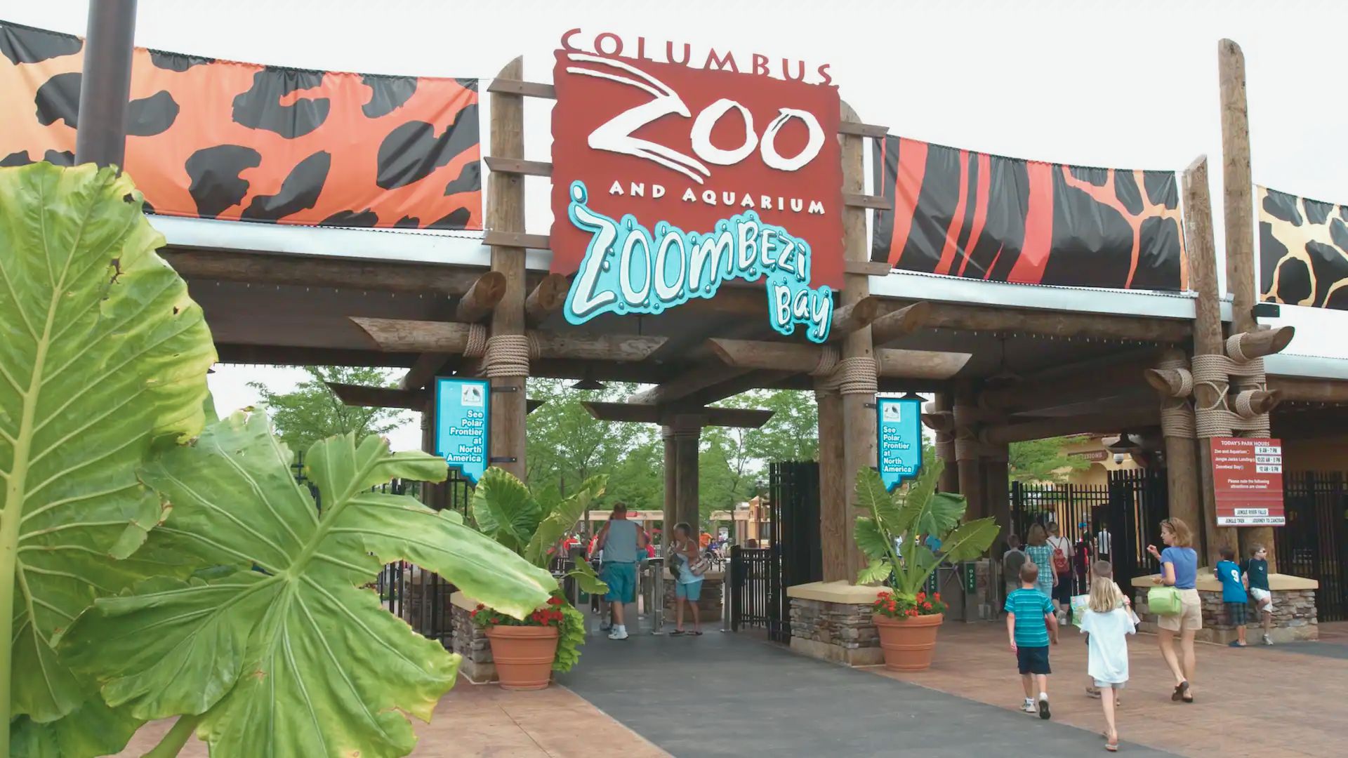 4. Columbus Zoo and Aquarium (Nearby)