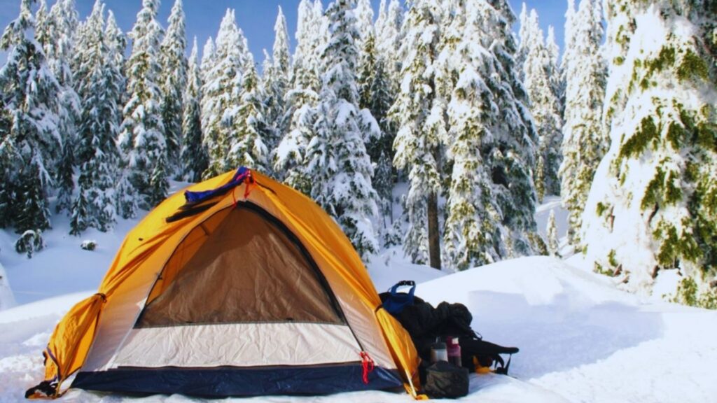Cold Weather Camping Guide: Gear, Clothing & Hacks