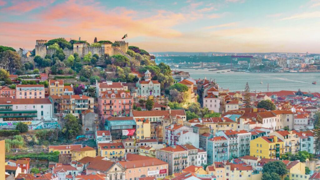 Lisbon Vacation Guide: Best Time, Places & Tips