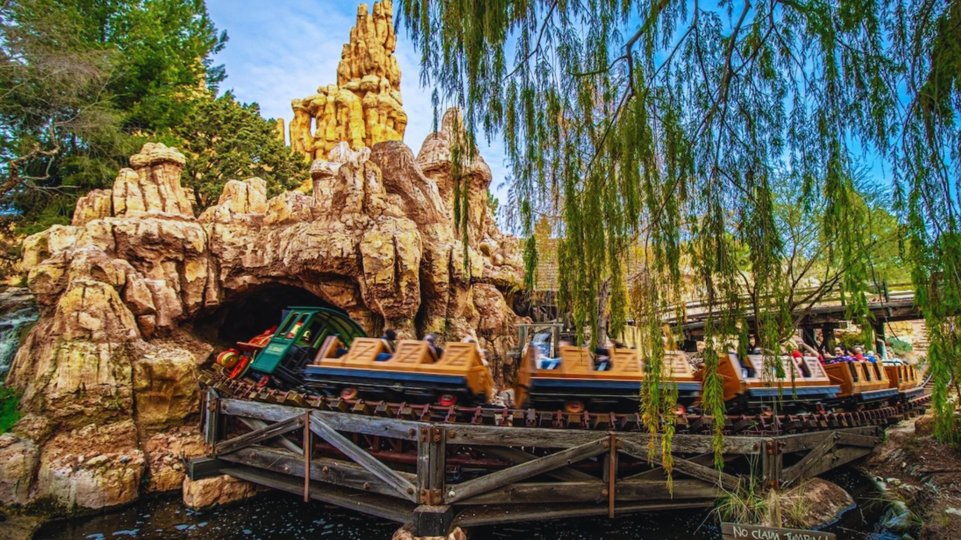 Best Thrill Rides at Disneyland