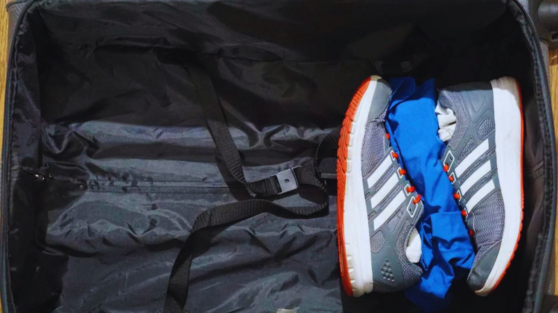 Best Ways to Pack Shoes in Any Suitcase