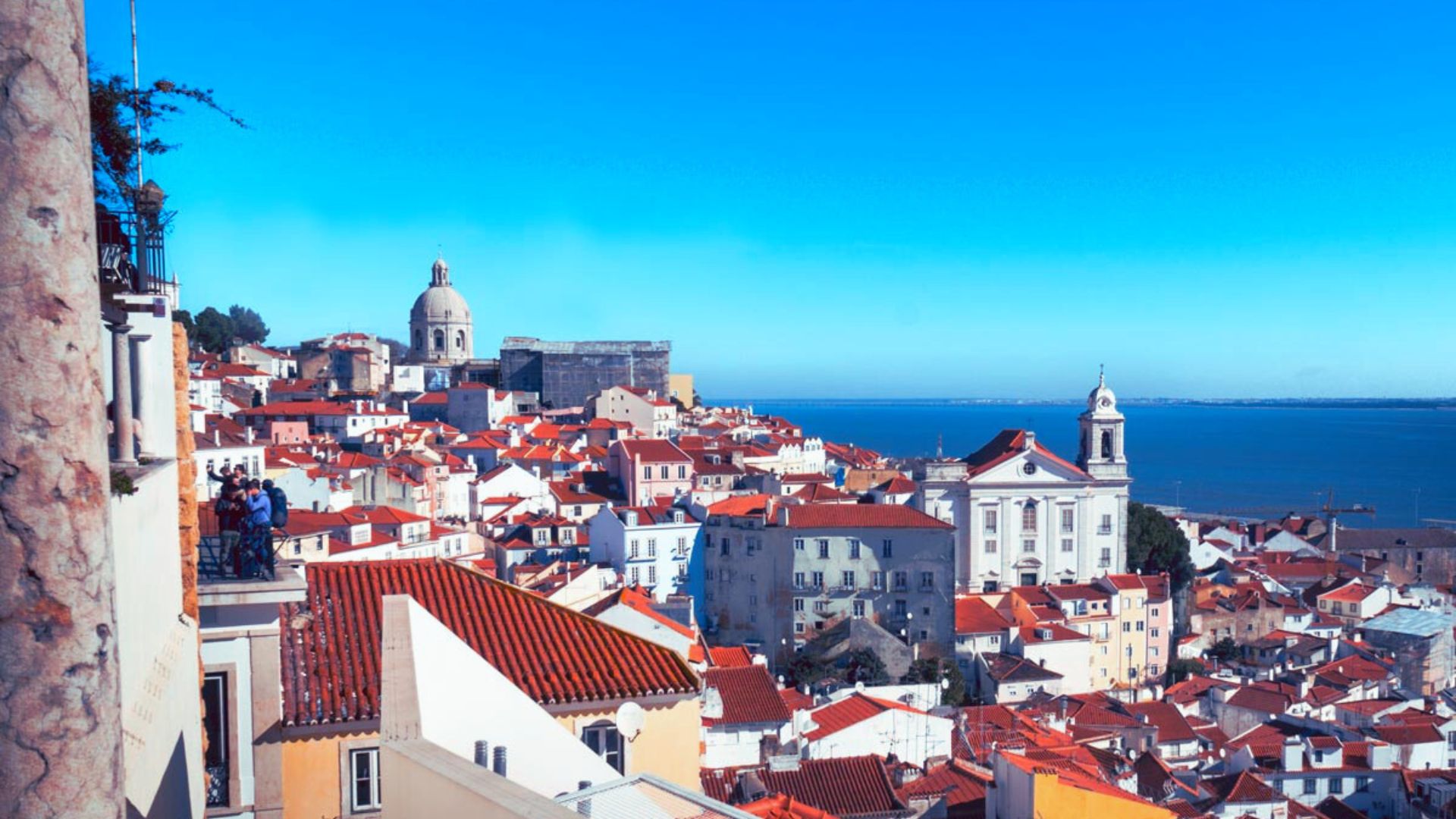 2. Walk Through Alfama