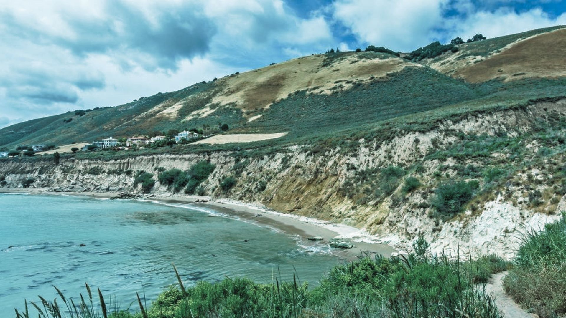 Visit Pirates Cove Beach Together