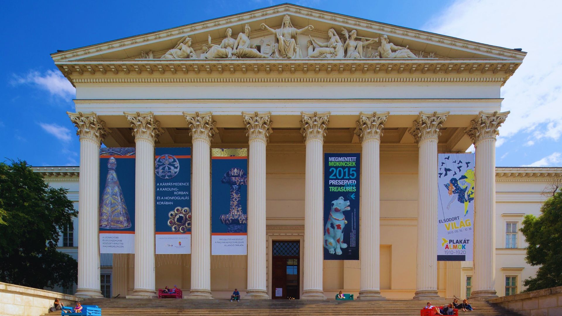 The exterior of the Museum of Modern Art in Moscow, showcasing its contemporary architecture and surrounding urban landscape.