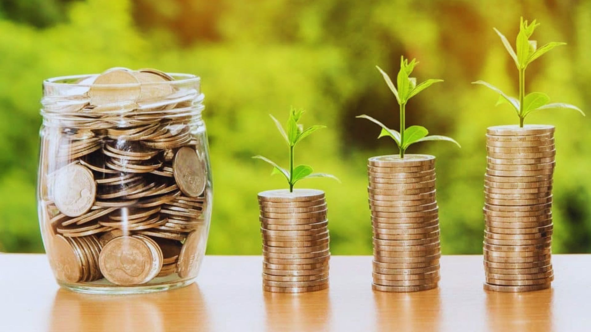 Visual guide on investing in mutual funds, detailing key steps like choosing funds and understanding fees.