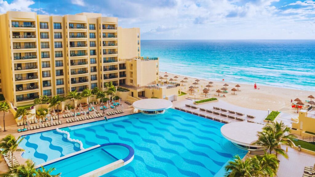is cancun expensive