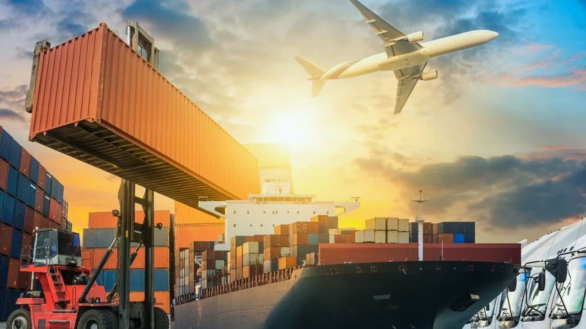 Diagram illustrating the critical role of logistics in optimizing supply chain efficiency and effectiveness.