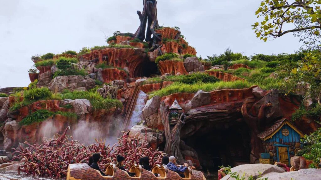 Disneyland Tokyo Rides: 23 Must-Do Attractions at DisneySea Disneyland Tokyo Rides