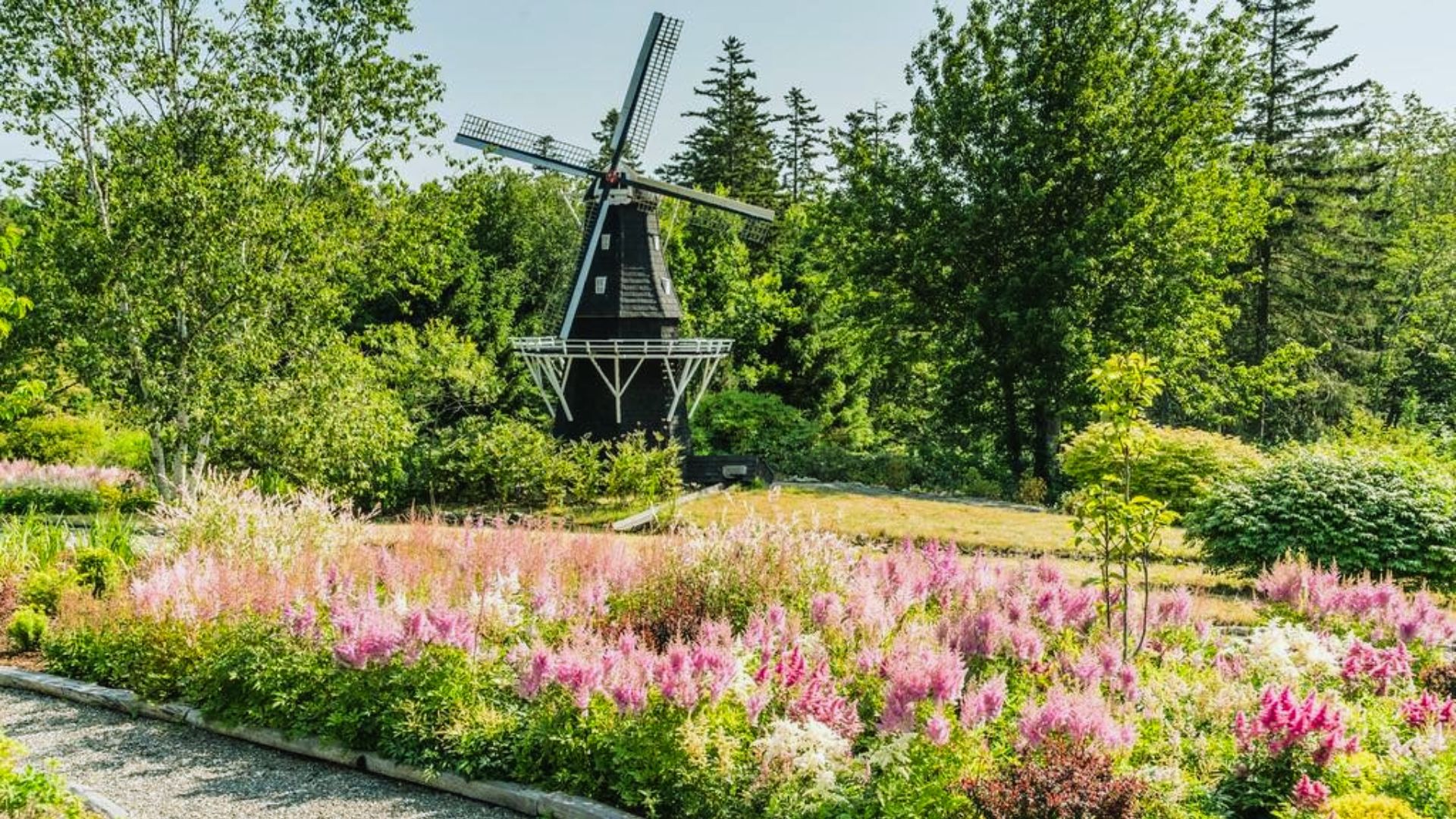 Visit Kingsbrae Garden