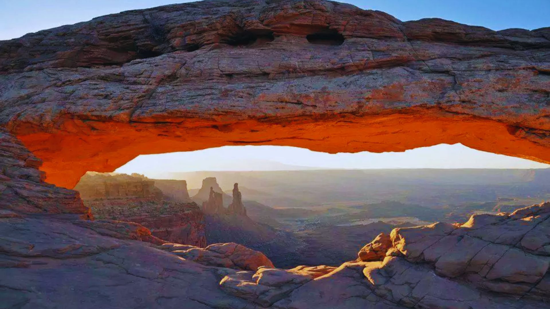 Watch Sunrise at Mesa Arch