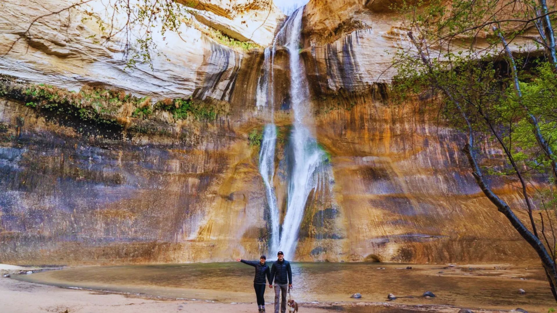 Hike to Lower Calf Creek Falls