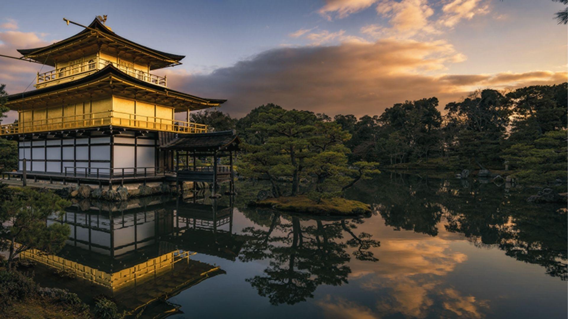 The view illuminated Yasaka Pagoda at twilight, a must-see for Kyoto night walks and cityscape shots.